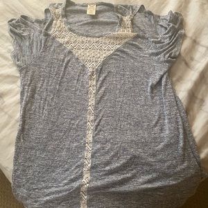 2x short sleeve lace shirt